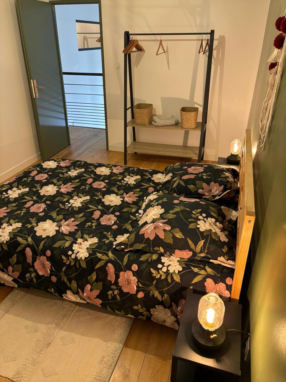 Maison De Charme Avec Piscine Монто Екстериор снимка